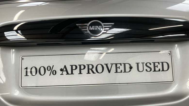 MINI Hatchback 1.5 Cooper Classic 5dr Auto Petrol Hatchback